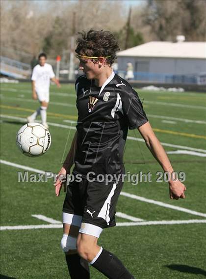 Thumbnail 1 in Lincoln vs. Rocky Mountain (CHSAA 5A District Playoffs) photogallery.