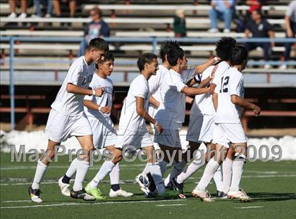 Thumbnail 2 in Lincoln vs. Rocky Mountain (CHSAA 5A District Playoffs) photogallery.