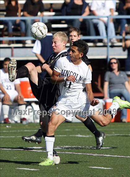 Thumbnail 3 in Lincoln vs. Rocky Mountain (CHSAA 5A District Playoffs) photogallery.