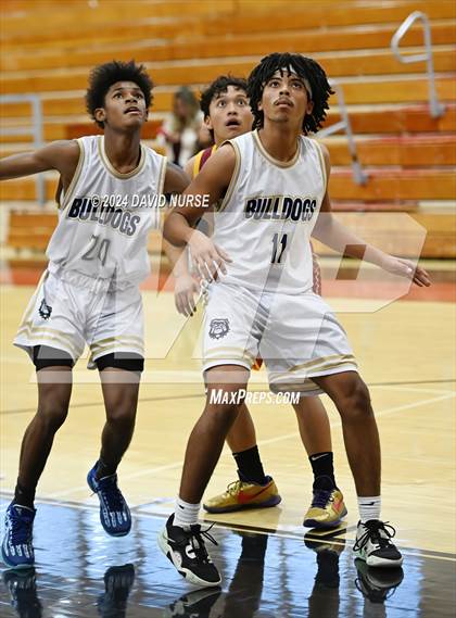 Thumbnail 3 in Barstow vs. Golden Valley photogallery.