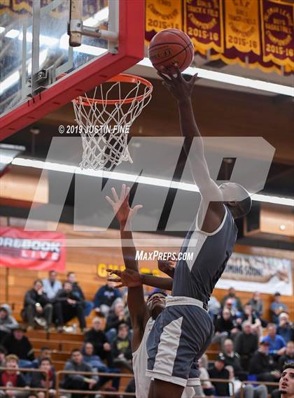 Thumbnail 2 in Poly vs. Foothills Christian (Torrey Pines Holiday Classic) photogallery.