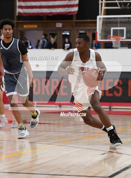Thumbnail 1 in Poly vs. Foothills Christian (Torrey Pines Holiday Classic) photogallery.