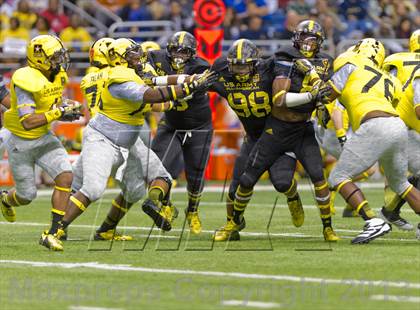 Thumbnail 2 in U.S. Army All-American Bowl photogallery.