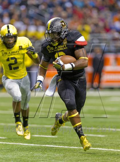Thumbnail 1 in U.S. Army All-American Bowl photogallery.