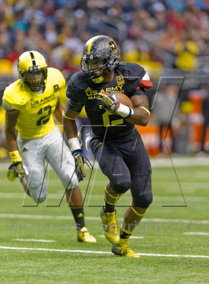 Thumbnail 3 in U.S. Army All-American Bowl photogallery.