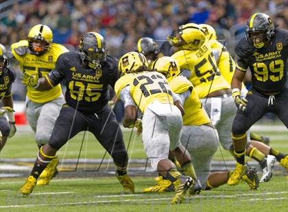 Thumbnail 1 in U.S. Army All-American Bowl photogallery.
