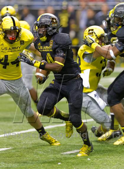 Thumbnail 3 in U.S. Army All-American Bowl photogallery.