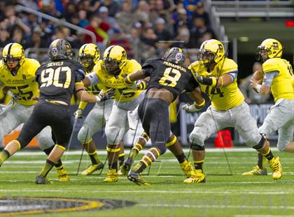 Thumbnail 1 in U.S. Army All-American Bowl photogallery.
