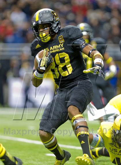 Thumbnail 1 in U.S. Army All-American Bowl photogallery.