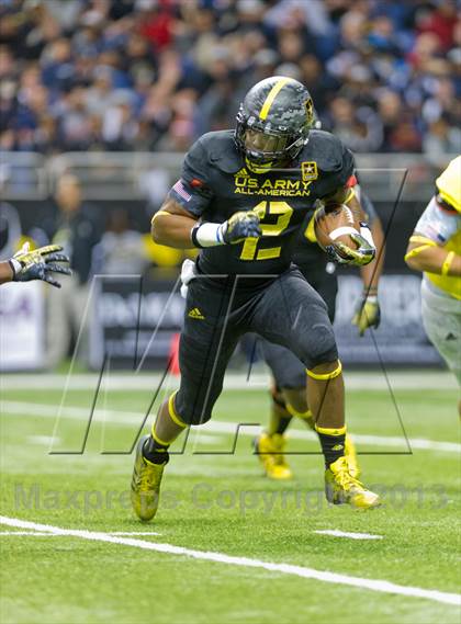 Thumbnail 3 in U.S. Army All-American Bowl photogallery.