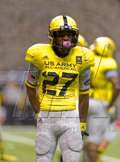 Thumbnail 1 in U.S. Army All-American Bowl photogallery.