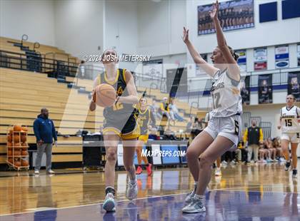 Thumbnail 1 in Sequoyah vs. Horizon Christian Academy photogallery.