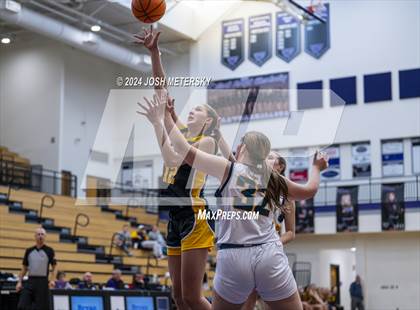 Thumbnail 1 in Sequoyah vs. Horizon Christian Academy photogallery.