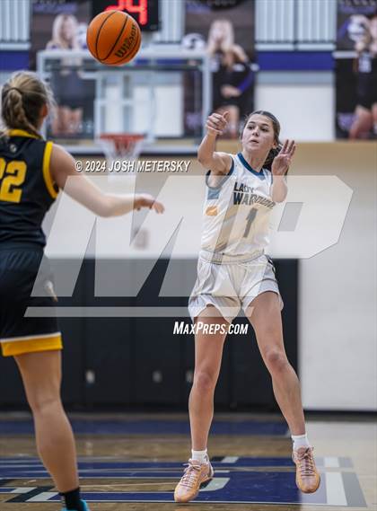 Thumbnail 3 in Sequoyah vs. Horizon Christian Academy photogallery.