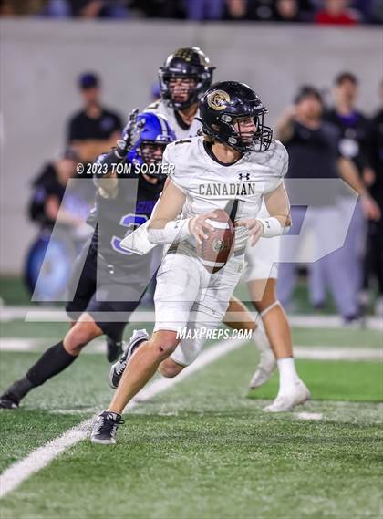 Thumbnail 2 in Canadian @ Gunter (UIL Football 3A D2 Semifinal) photogallery.