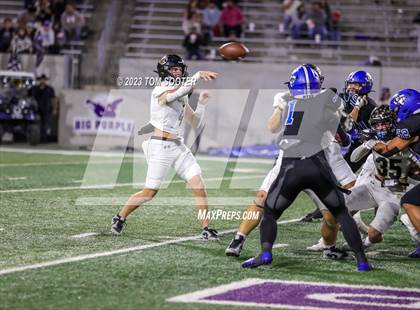 Thumbnail 2 in Canadian @ Gunter (UIL Football 3A D2 Semifinal) photogallery.