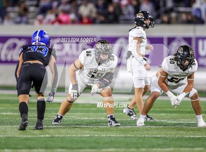 Thumbnail 2 in Canadian @ Gunter (UIL Football 3A D2 Semifinal) photogallery.