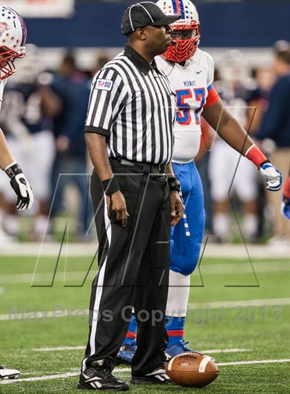 Thumbnail 2 in Ryan vs. Midway (UIL 5A Area Playoff) photogallery.
