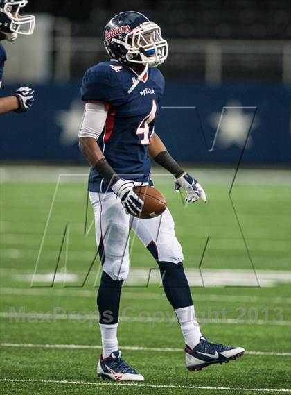 Thumbnail 1 in Ryan vs. Midway (UIL 5A Area Playoff) photogallery.