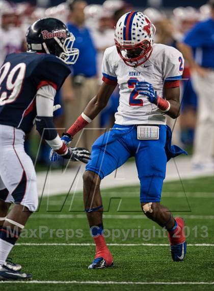Thumbnail 2 in Ryan vs. Midway (UIL 5A Area Playoff) photogallery.