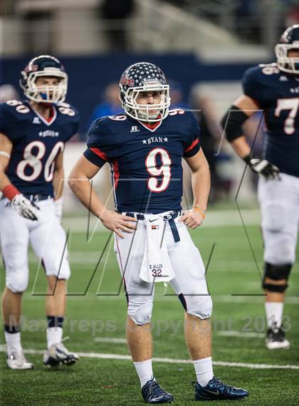 Thumbnail 1 in Ryan vs. Midway (UIL 5A Area Playoff) photogallery.