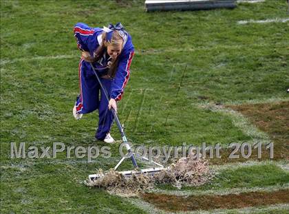 Thumbnail 1 in Serra vs. Folsom (CIF State D2 Final) photogallery.