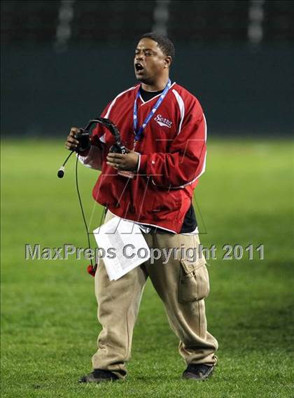 Thumbnail 3 in Serra vs. Folsom (CIF State D2 Final) photogallery.