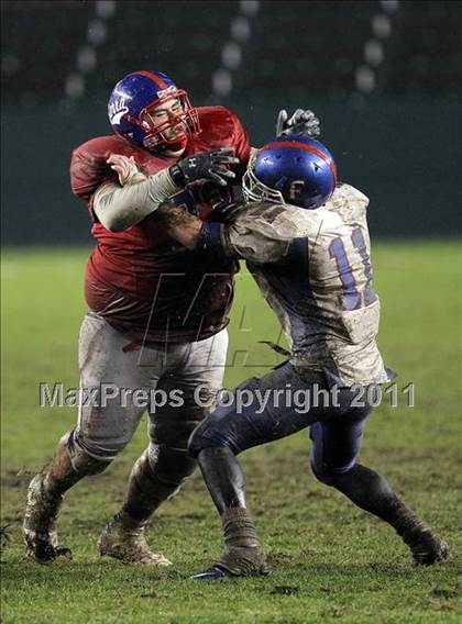 Thumbnail 2 in Serra vs. Folsom (CIF State D2 Final) photogallery.