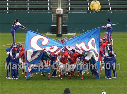 Thumbnail 3 in Serra vs. Folsom (CIF State D2 Final) photogallery.