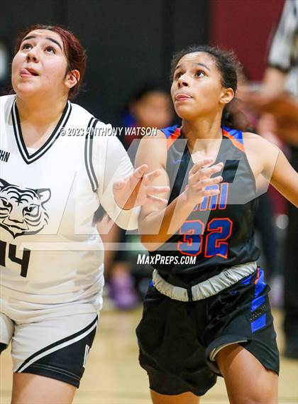 Thumbnail 3 in University vs. Vaughn photogallery.
