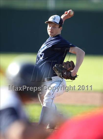 Thumbnail 3 in East Irondequoit vs Batavia photogallery.