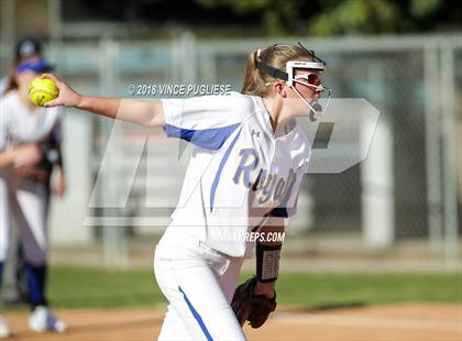 Thumbnail 2 in Thousand Oaks @ Louisville photogallery.