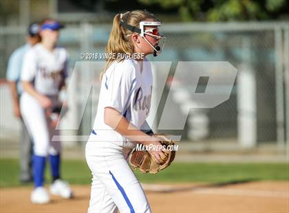 Thumbnail 1 in Thousand Oaks @ Louisville photogallery.