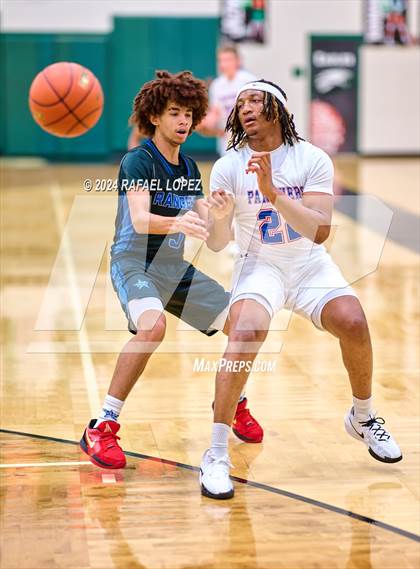 Thumbnail 1 in Midway vs. Sterling (McDonald's Texas Invitational) photogallery.