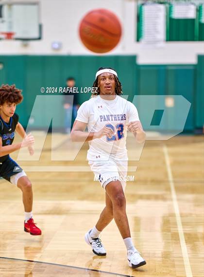 Thumbnail 2 in Midway vs. Sterling (McDonald's Texas Invitational) photogallery.