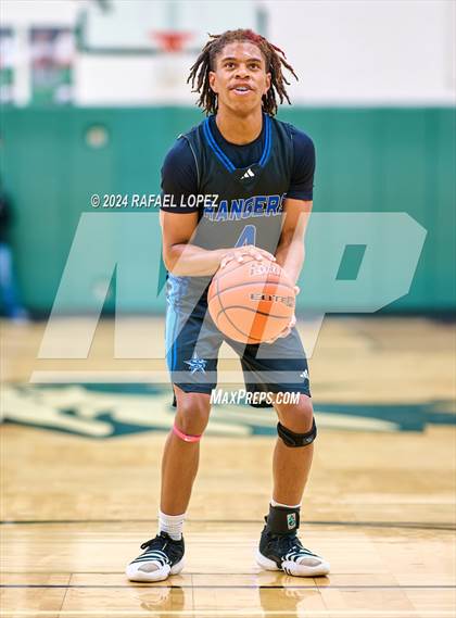 Thumbnail 2 in Midway vs. Sterling (McDonald's Texas Invitational) photogallery.