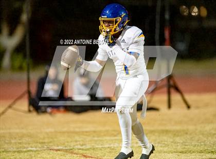 Thumbnail 2 in Muir @ Palo Verde Valley (CIF Division 5–AA Regional Final) photogallery.