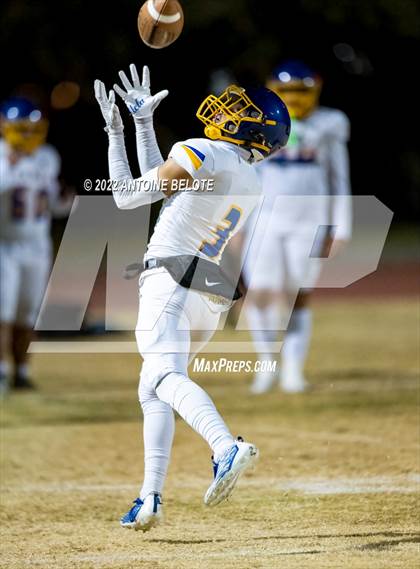 Thumbnail 2 in Muir @ Palo Verde Valley (CIF Division 5–AA Regional Final) photogallery.