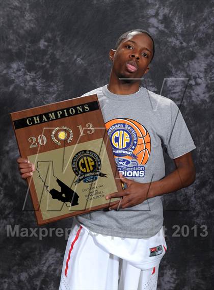 Thumbnail 2 in Serra (CIF SS D4AA Awards) photogallery.