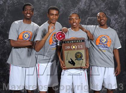 Thumbnail 1 in Serra (CIF SS D4AA Awards) photogallery.