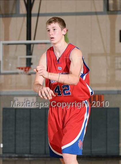 Thumbnail 2 in Lindhurst vs. McKinleyville (Running with the Pack) photogallery.