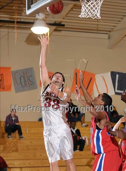 Thumbnail 3 in Lindhurst vs. McKinleyville (Running with the Pack) photogallery.