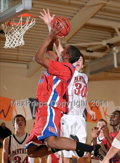 Thumbnail 1 in Lindhurst vs. McKinleyville (Running with the Pack) photogallery.