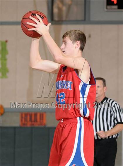 Thumbnail 2 in Lindhurst vs. McKinleyville (Running with the Pack) photogallery.