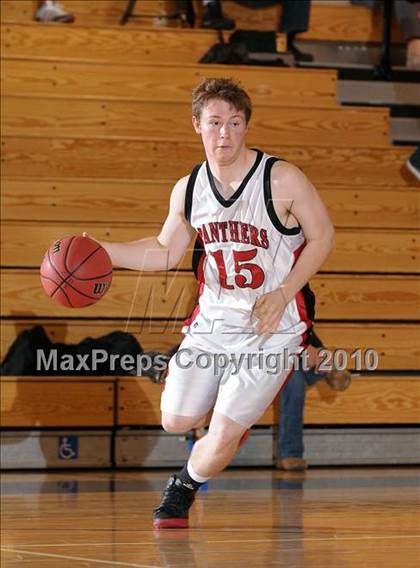 Thumbnail 3 in Lindhurst vs. McKinleyville (Running with the Pack) photogallery.
