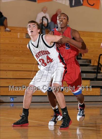 Thumbnail 3 in Lindhurst vs. McKinleyville (Running with the Pack) photogallery.
