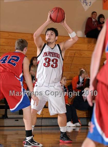 Thumbnail 3 in Lindhurst vs. McKinleyville (Running with the Pack) photogallery.