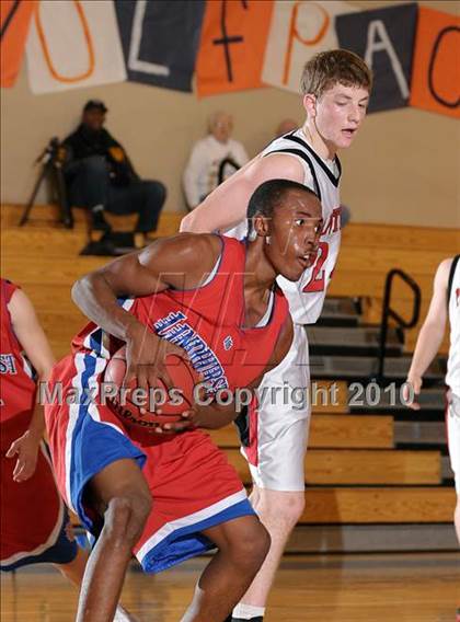 Thumbnail 3 in Lindhurst vs. McKinleyville (Running with the Pack) photogallery.