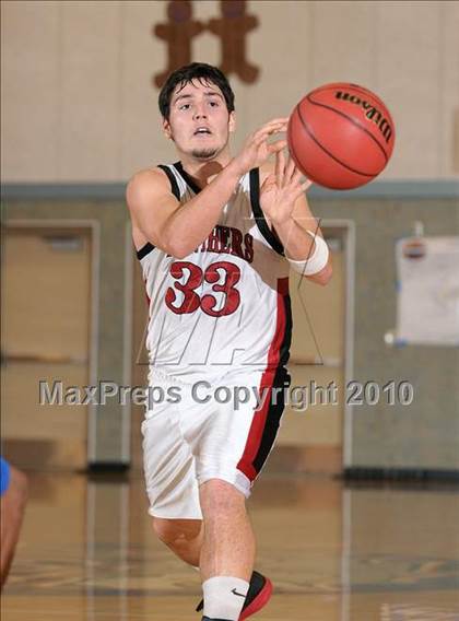 Thumbnail 2 in Lindhurst vs. McKinleyville (Running with the Pack) photogallery.