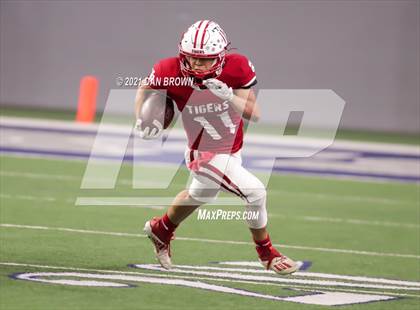 Thumbnail 1 in Glen Rose vs. Pleasant Grove (UIL 4A Area Playoff) photogallery.